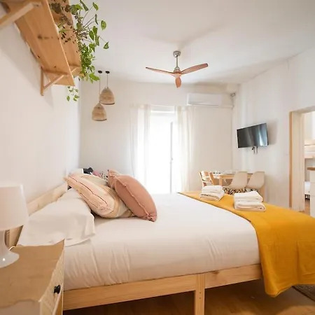 En El Barrio De La Alameda De Hercules Apartment